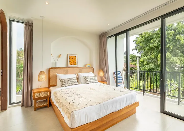 Modern 3 Bedroom In The Heart Of *