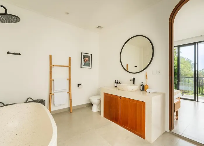 Villa Modern 3 Bedroom In The Heart Of Canggu (Bali)