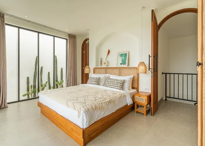 Modern 3 Bedroom In The Heart Of * Canggu (Bali)